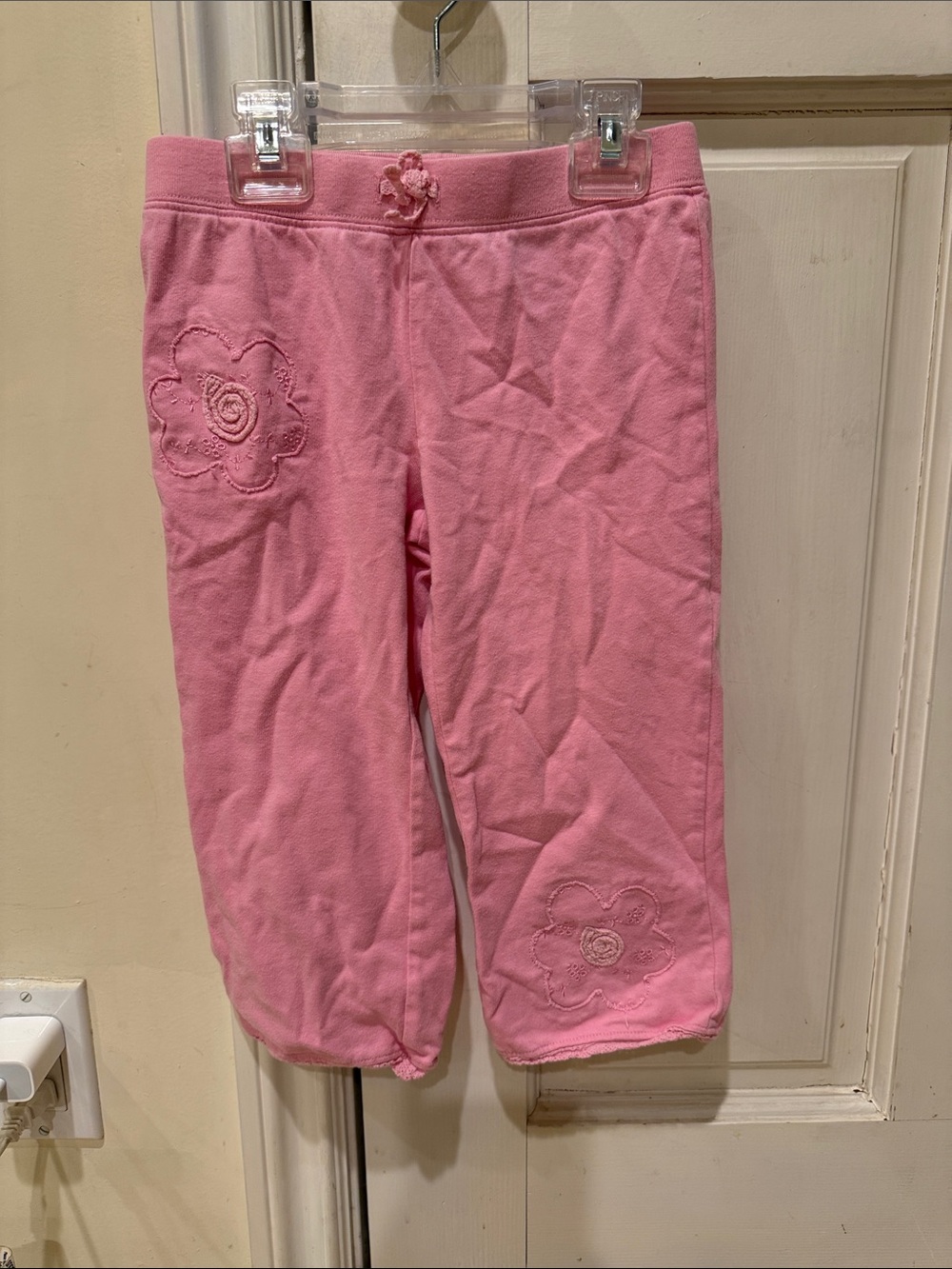 Nordstrom Girls Pink Flower Embroidered Sweat Capri Pants